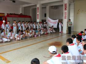 新浦区举办暑期小学生进军营活动